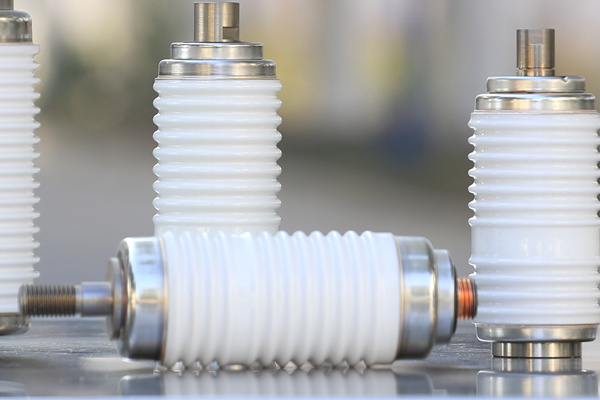 怎樣解決真空滅弧室的漏氣問(wèn)題？